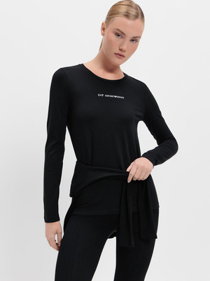 Ikki ayol va bir erkakning porno videolari