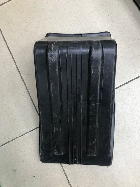 Крышка аккумулятора 3307 в сб (ГАЗ)