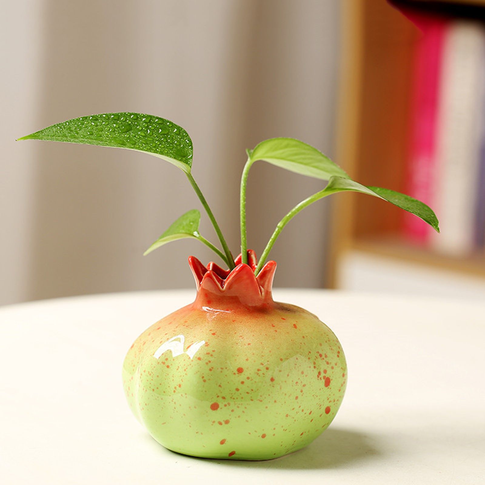 Ваза в виде граната из керамики, 10.5*9 см