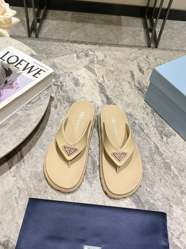 Тапочки Prada #1