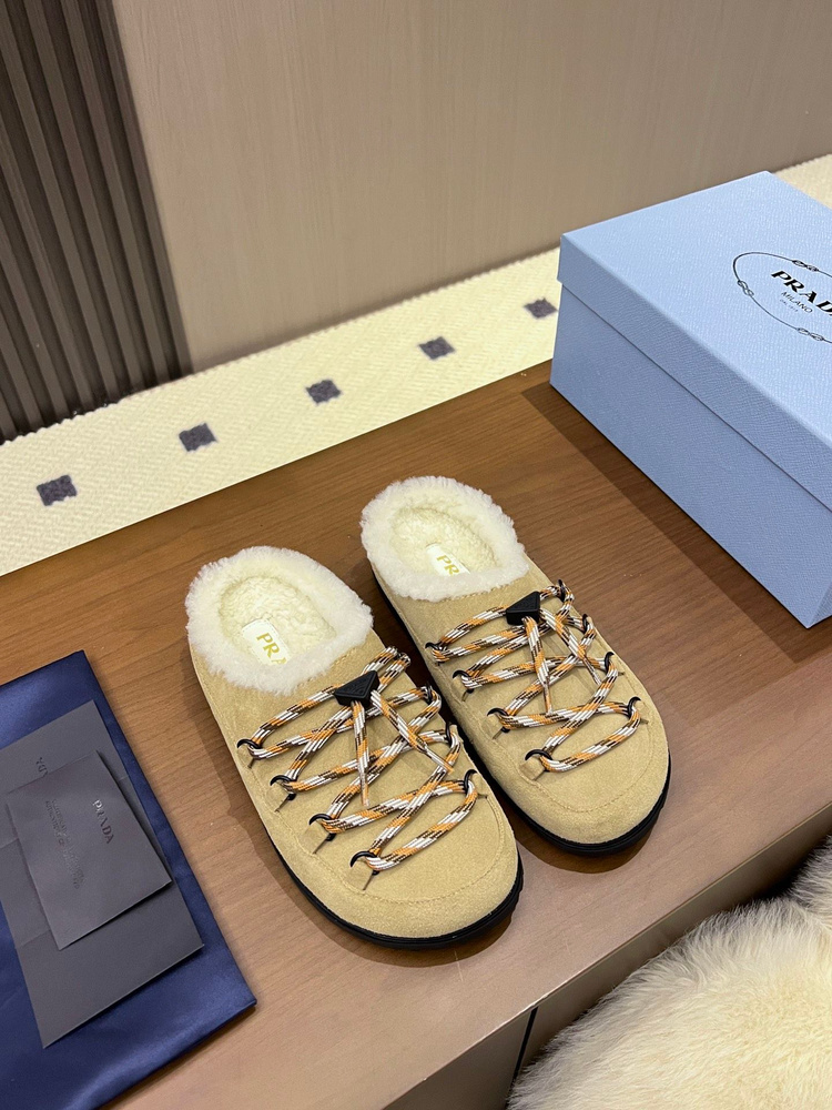 Тапочки Prada #1