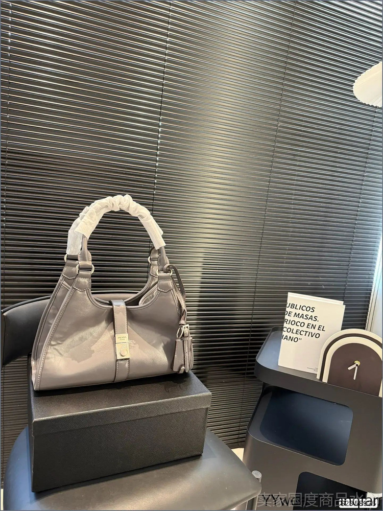 Prada Сумка #1