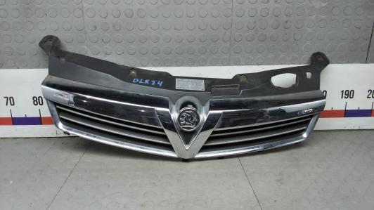Решетка радиатора Opel Astra H б/у #1