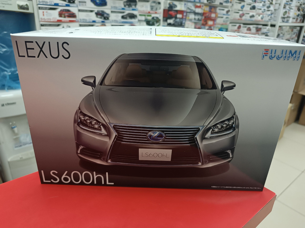 FU03925 Lexus LS600hL (2013) Fujimi 1:24 Сборная модель #1