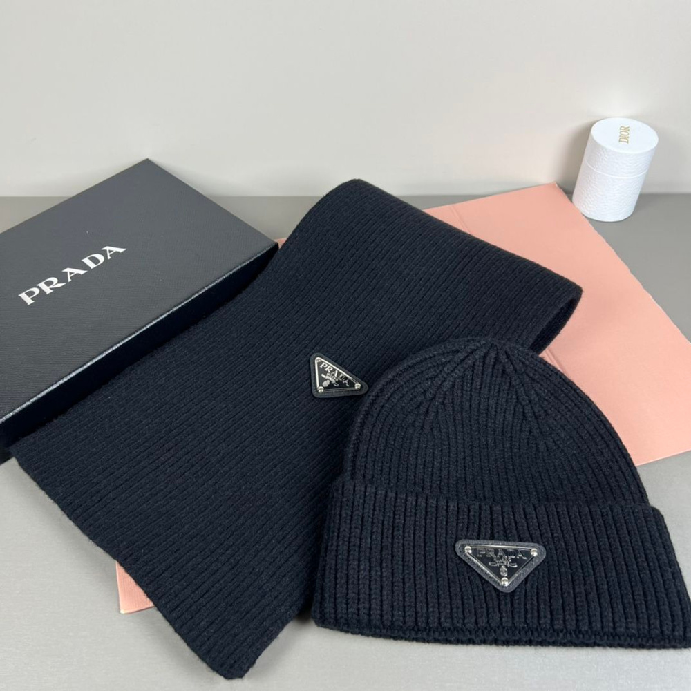 Шапка Prada #1