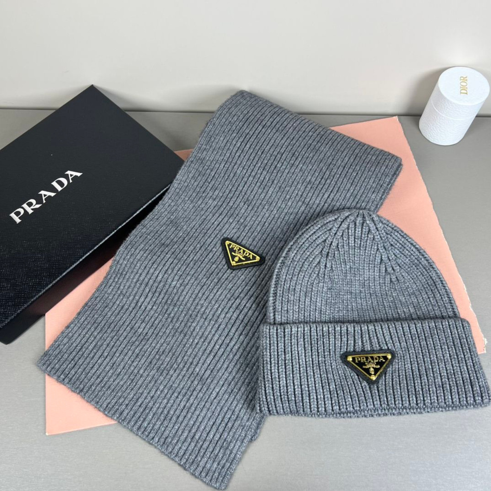 Шапка Prada #1