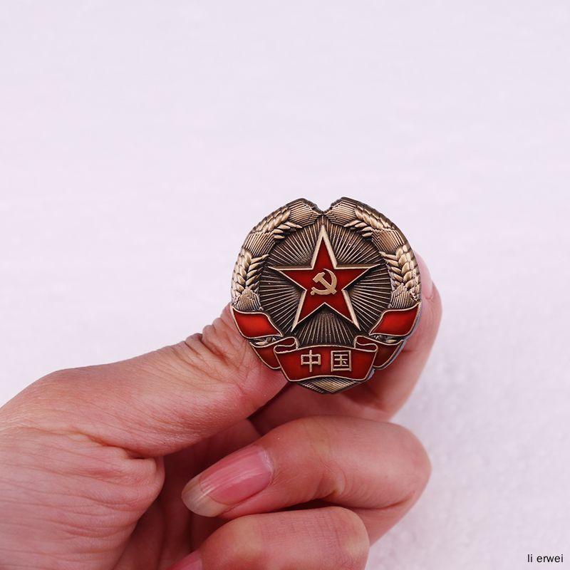 Брошь #1
