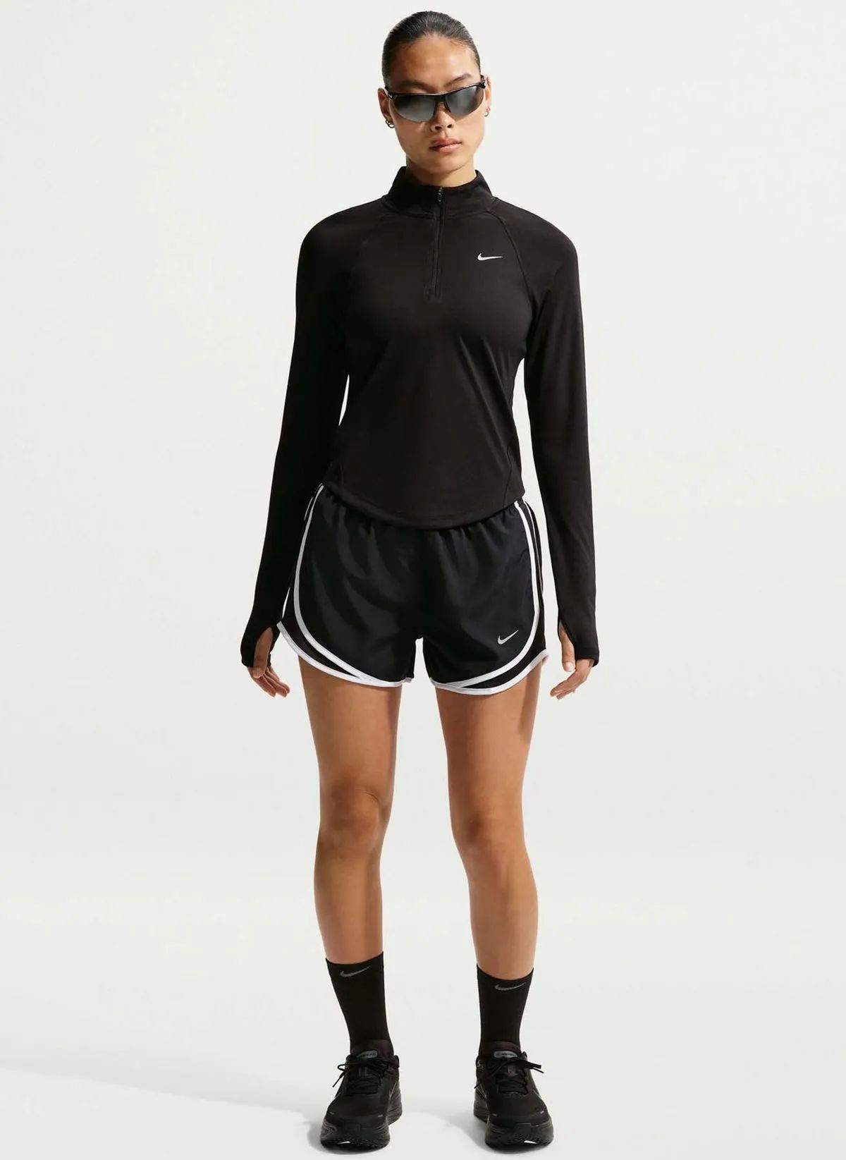 Nike Женские шорты Hm6096-010 W Nk Tempo Df Mr 3 Shor чёрные черный, размер 44