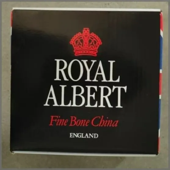 Чайная пара Royal Albert. Серия "Цветок месяца". Англия. Костяной фарфор. Клеймо 70-е гг. Сузуран в мае, вариант, фото 3