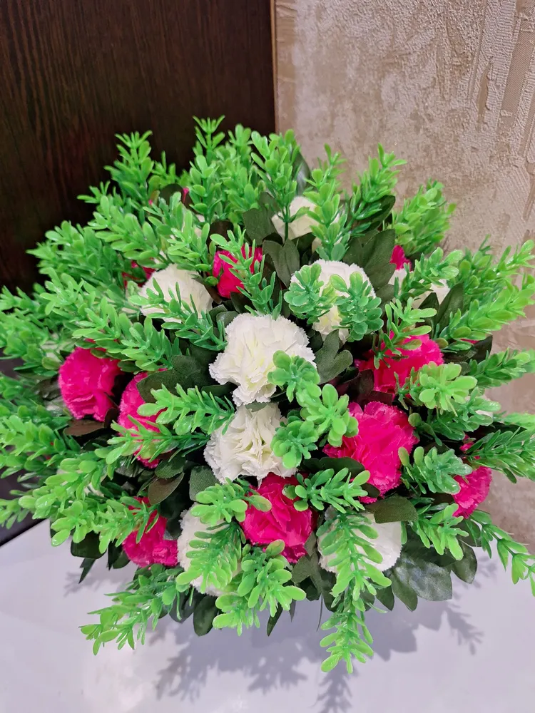 Ритуальная поляна на кладбище/Цветы на кладбище/Гвоздики, 30*30*20 36 голов, 30x30, фото 5