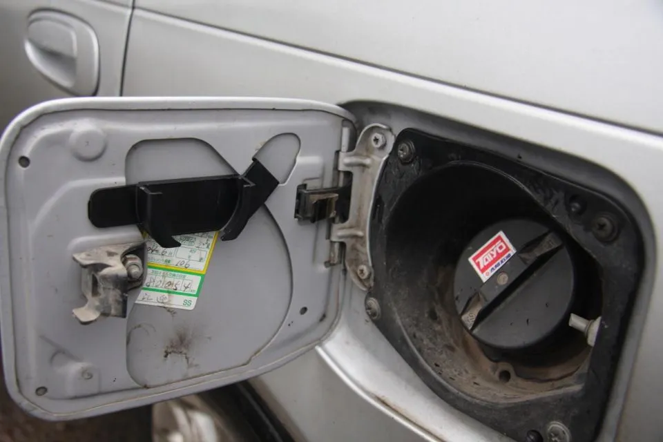 Держатель крышки бензобака для Toyota Corolla, вариант, фото 3
