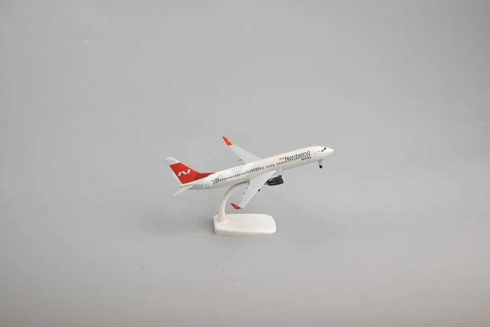 Модель самолета Боинг 737 металлическая 20 см с шасси Nordwind, вариант, фото 4