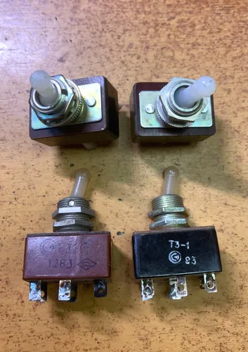 Переключатель (тумблер) Т3, 220 В, 3 А, посеребрение, военная приёмка, 1970-91 г., СССР