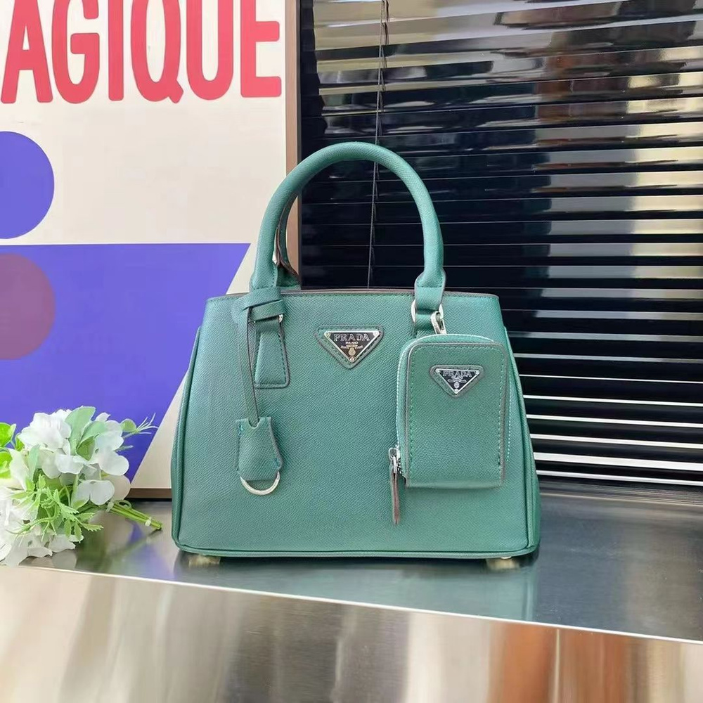 Prada Сумка ридикюль - купить с доставкой по выгодным ценам в интернет ...