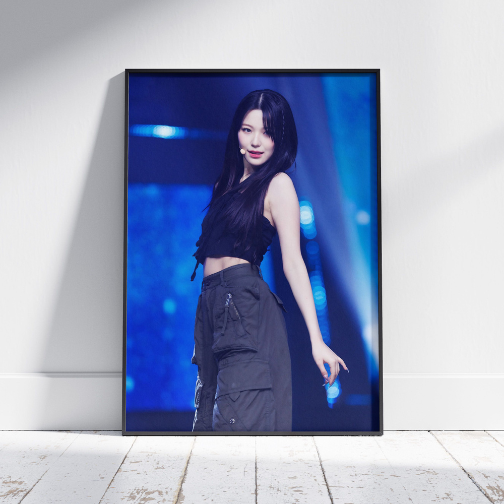 Плакат на стену для интерьера КПОП (fromis_9 - Бэк Джихон - Baek Jiheon 1) - Постер по K-POP музыке формата #1