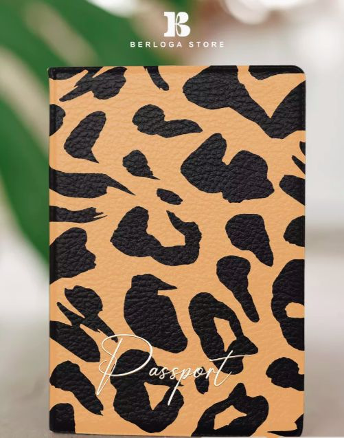 Обложка на паспорт / загранпаспорт мужская женская, Berloga store - "Леопардовый принт" эко кожа, отделение #1
