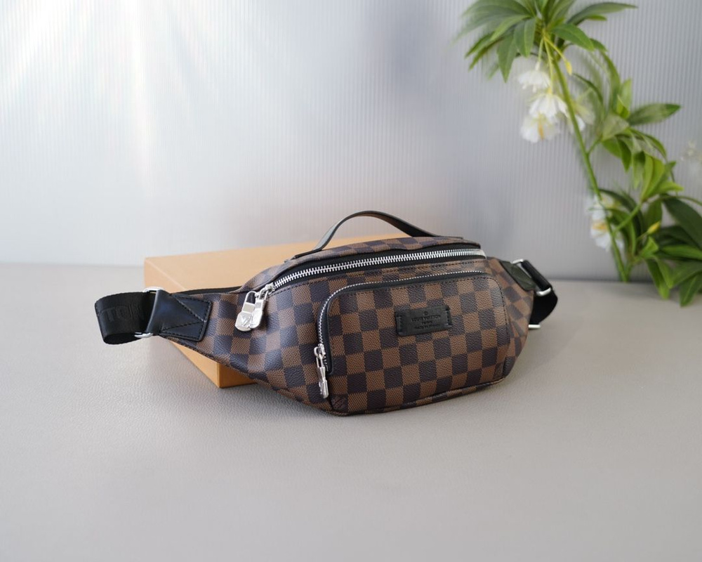 Louis Vuitton Сумка на пояс #1