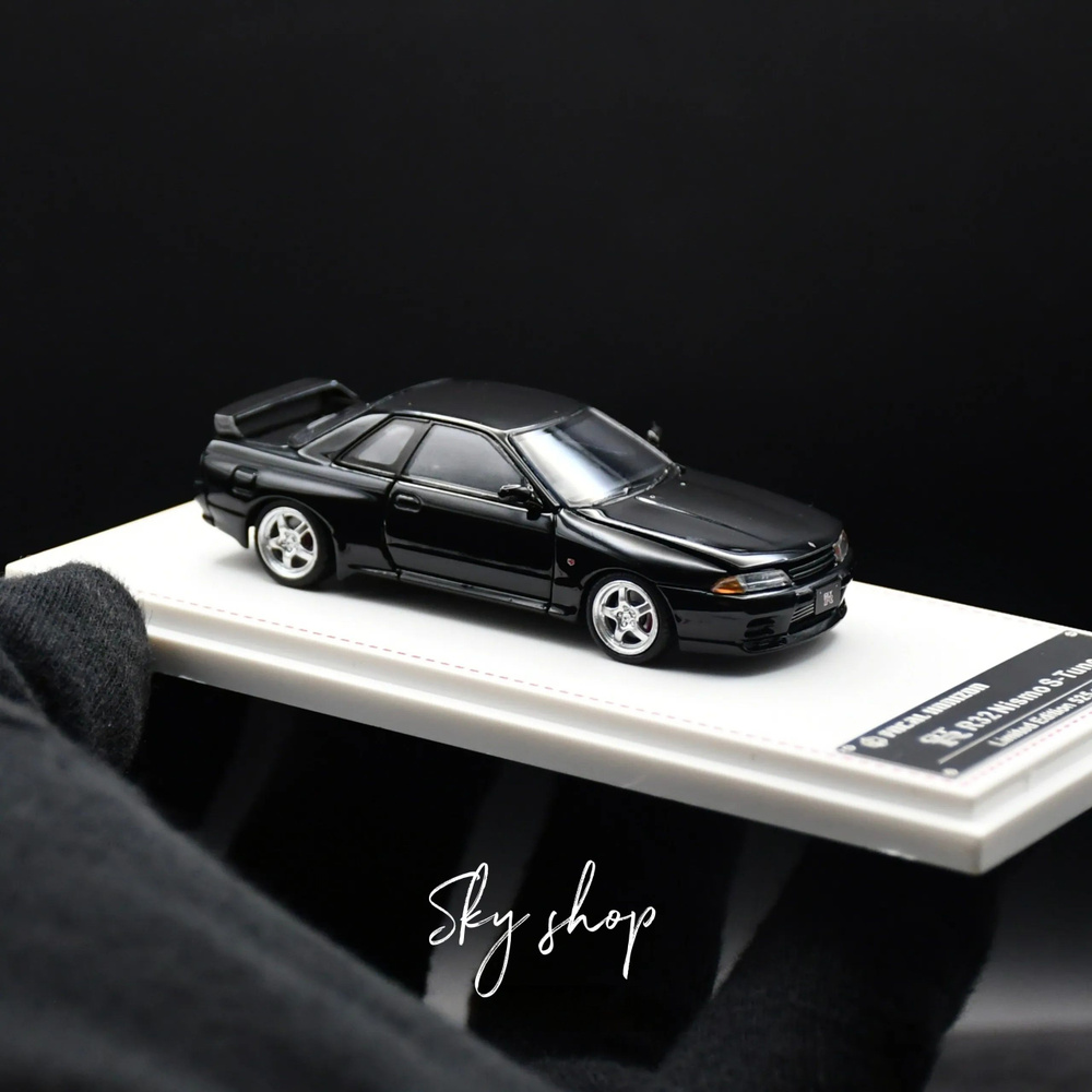 FOCAL HORIZON 1/64 Nissan Skyline GTR R32 S-Tune Nismo Livery Silver