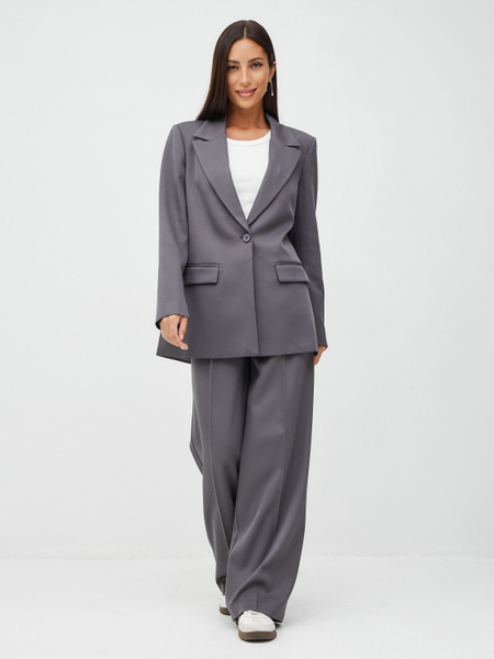элегантный женский костюм с брюками классического кроя