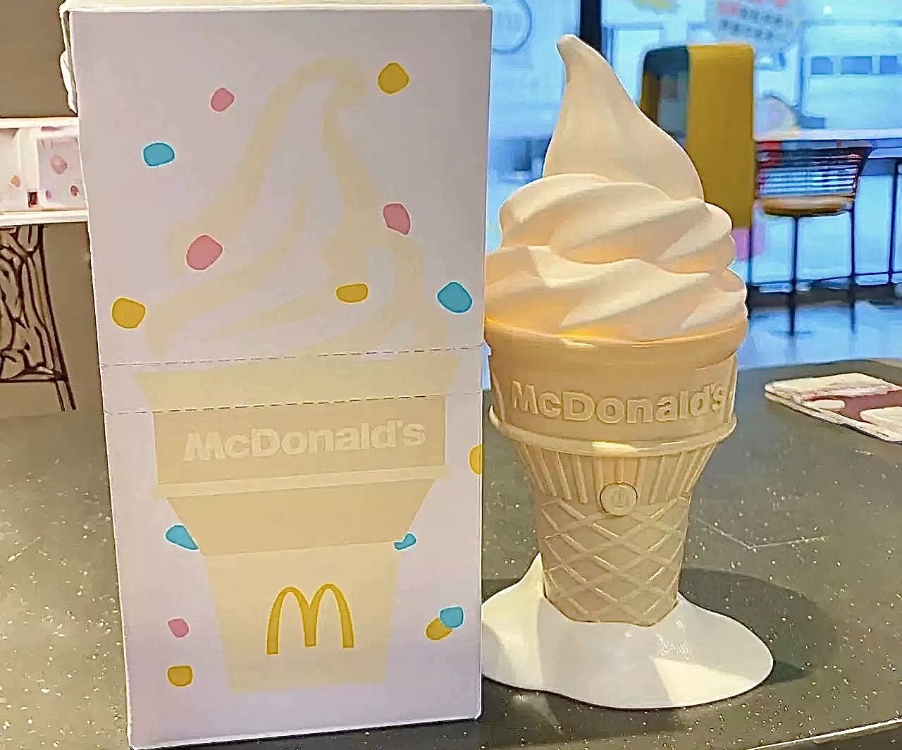 McDonald s / Макдоналдс Светильник-ночник в виде вафельного мороженого