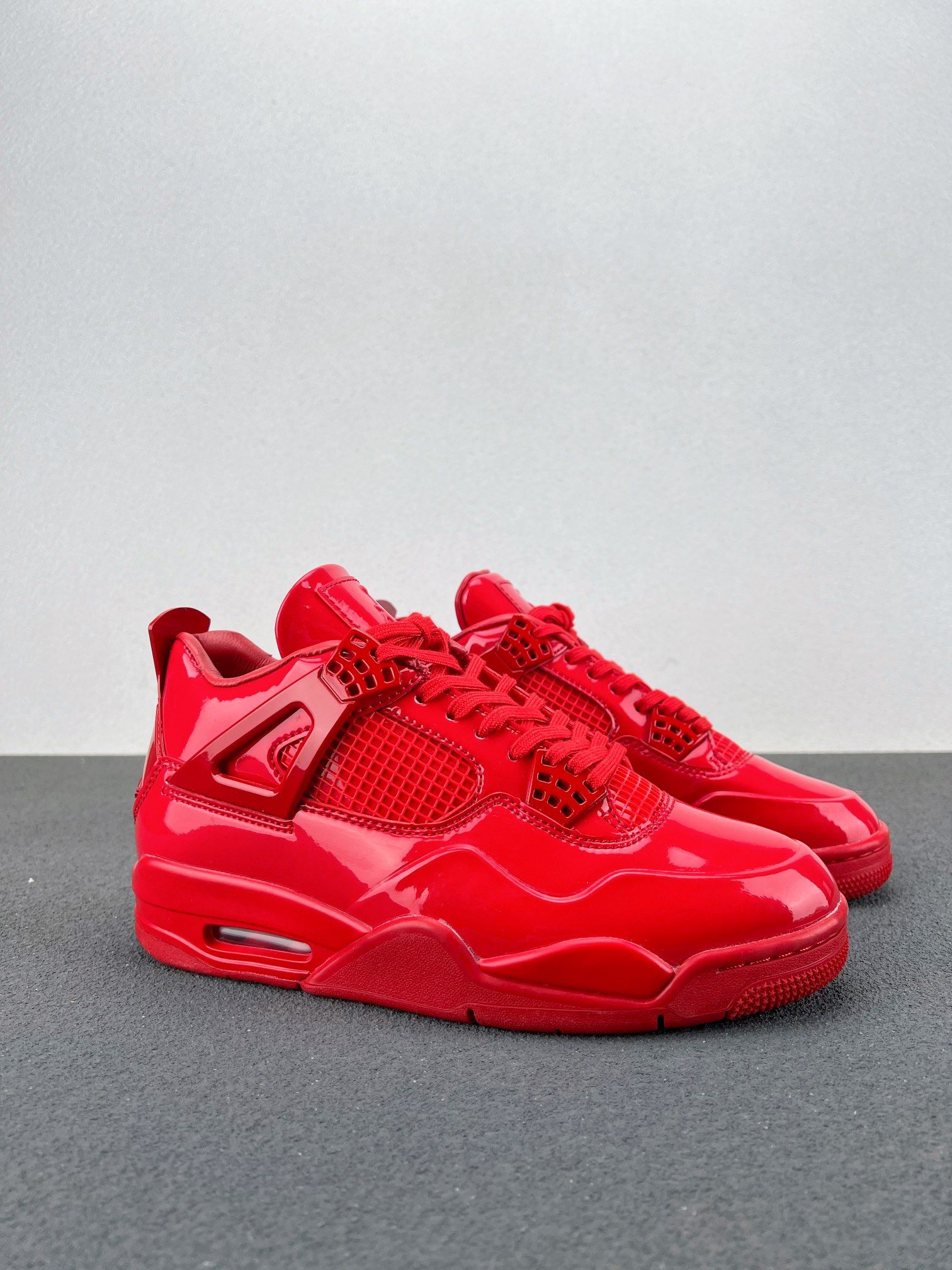 all red 4s 2018