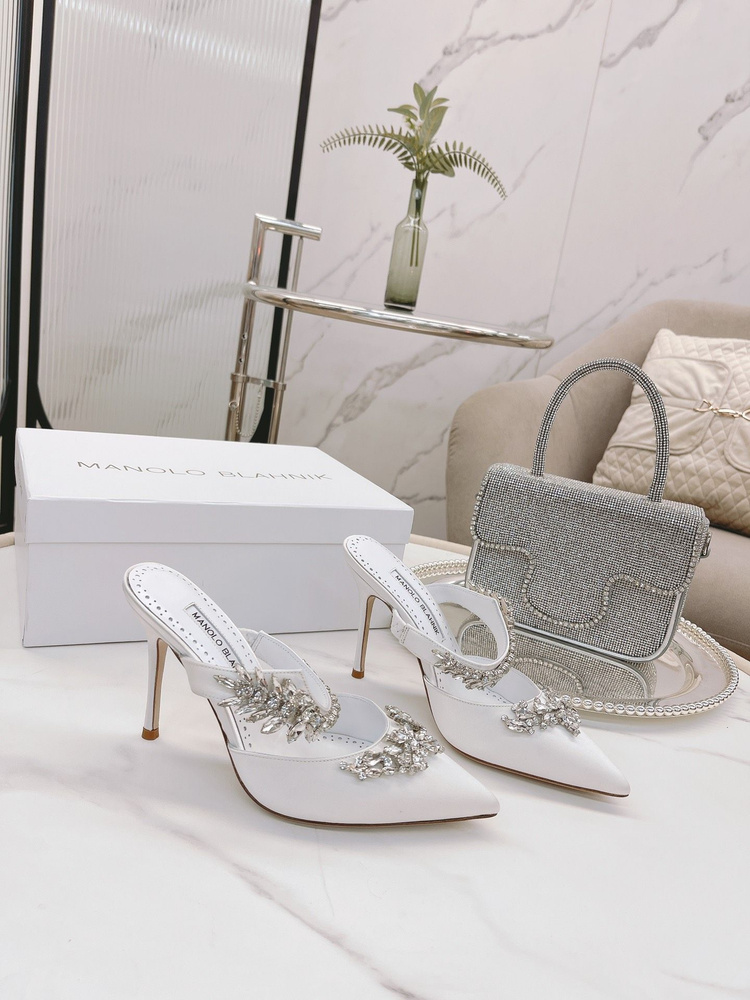 Туфли MANOLO BLAHNIK - купить с доставкой по выгодным ценам в интернет ...