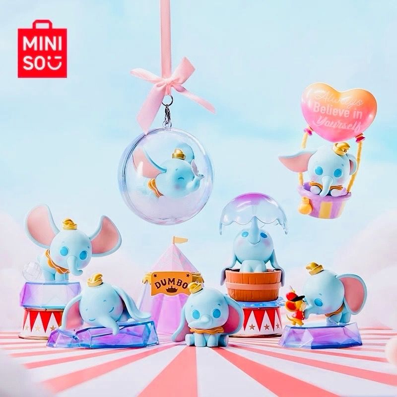 Фигурки Дамбо (одна наугад) в кристальных шарах Dumbo Дисней (лицензия)