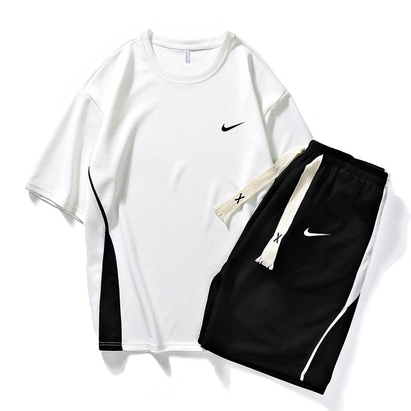 Комплект футболок Nike #1