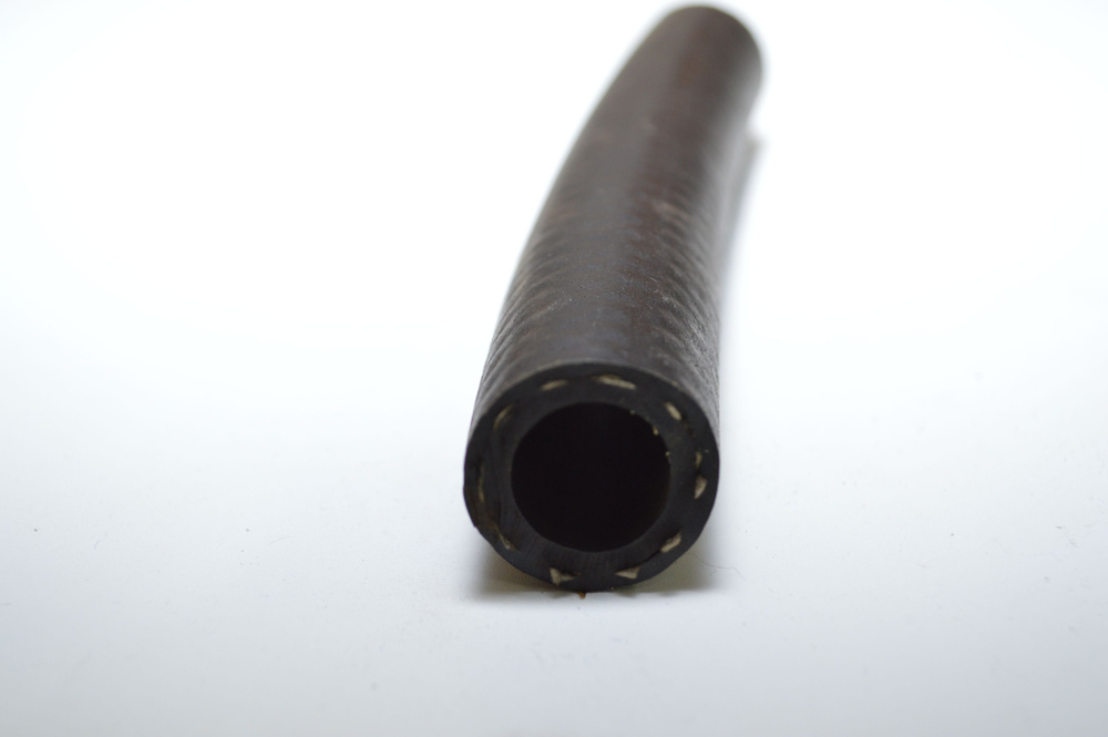Шланг промышленный усиленный нитяным каркасом штукатурный. Внутренний диаметр 18 мм, наружный 32 мм, #1