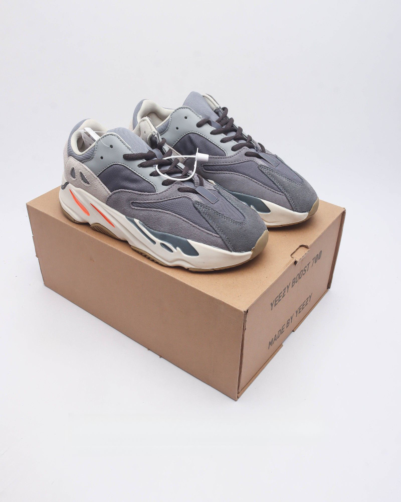 Кроссовки adidas Yeezy boost 700 V2 #1