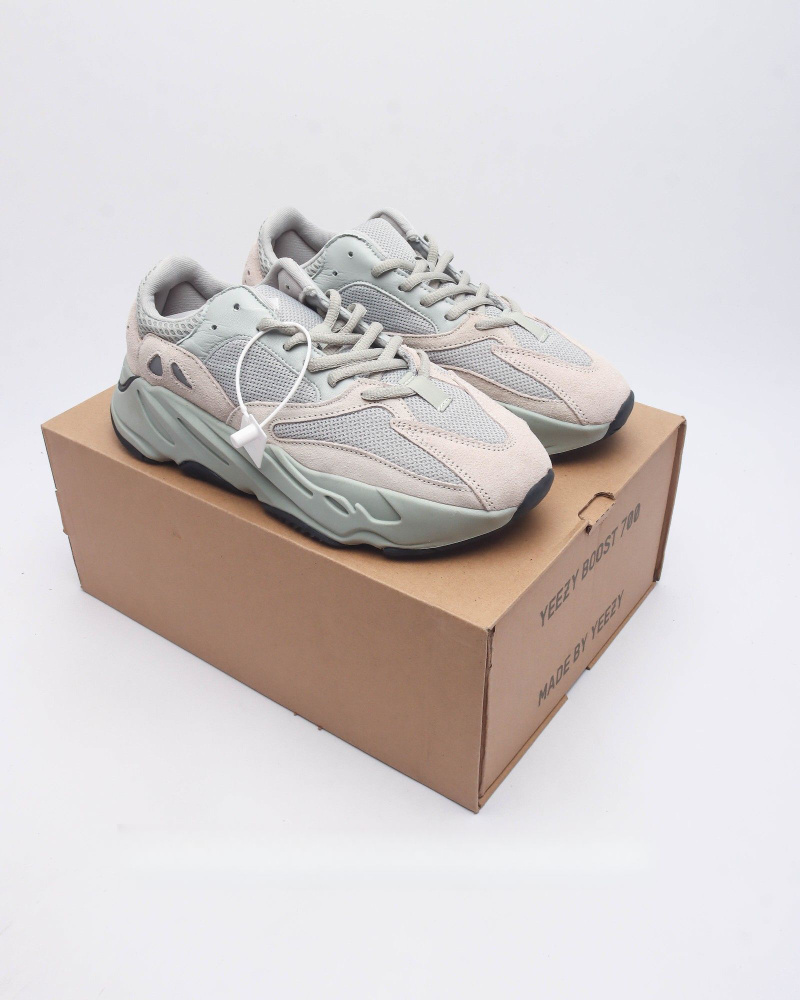 Кроссовки adidas Yeezy boost 700 V2 #1