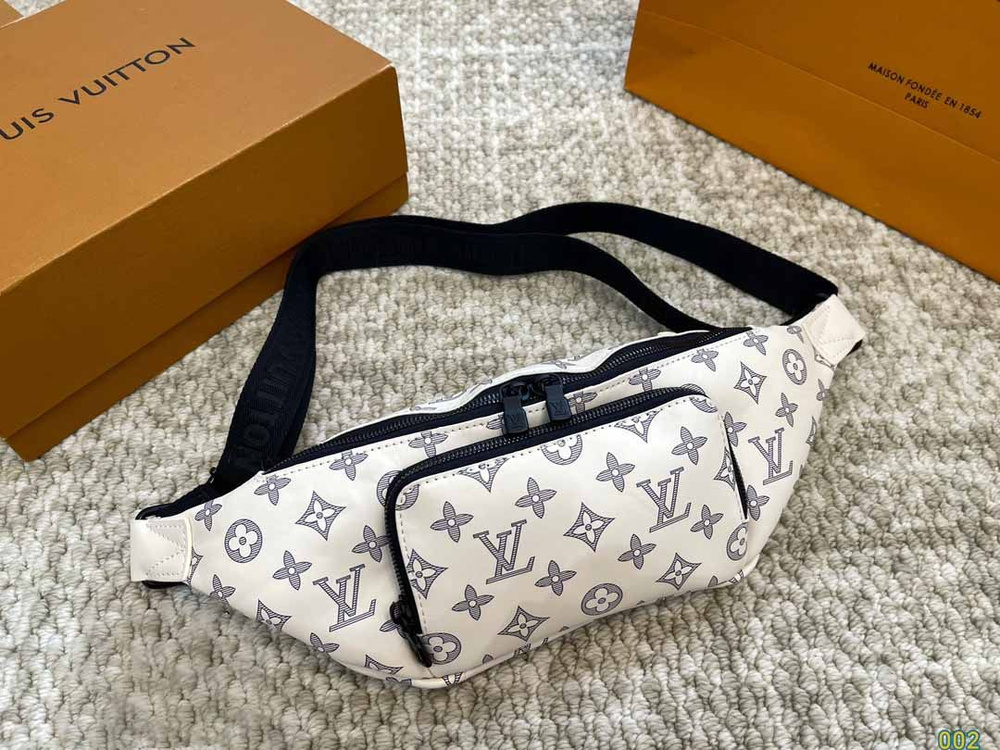 Louis Vuitton Сумка на пояс #1