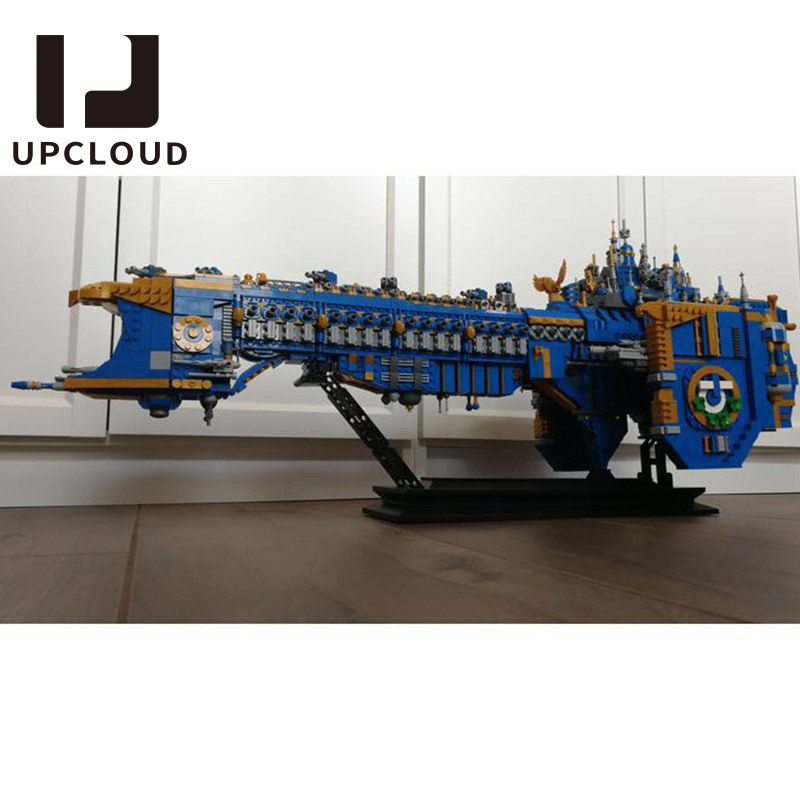 Пластиковый конструктор/модель звездолета "warhammer 40000 , слава ...