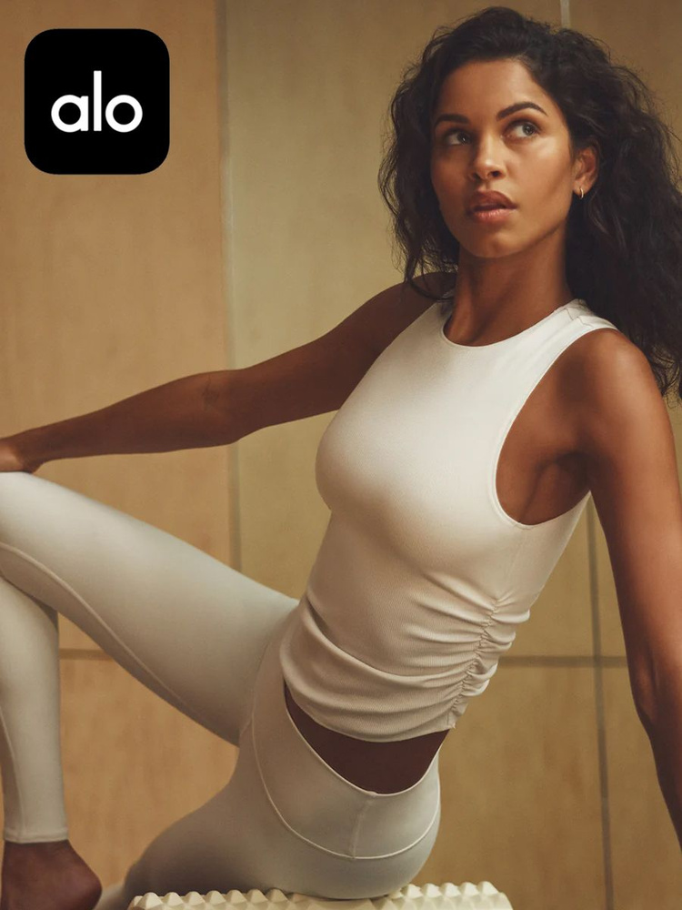 Топ Alo Yoga Ribbed En Pointe Tank #1