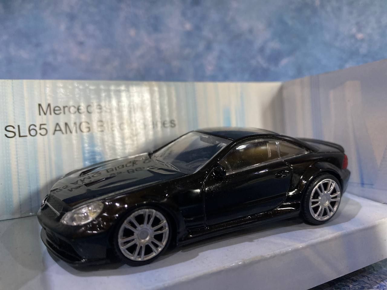 1/43 Mercedes-Benz SL65 AMG（R230後期型)/PMA Модель машины коллекционная MERCEDES-BENZ SL 65 AMG Black Series 1