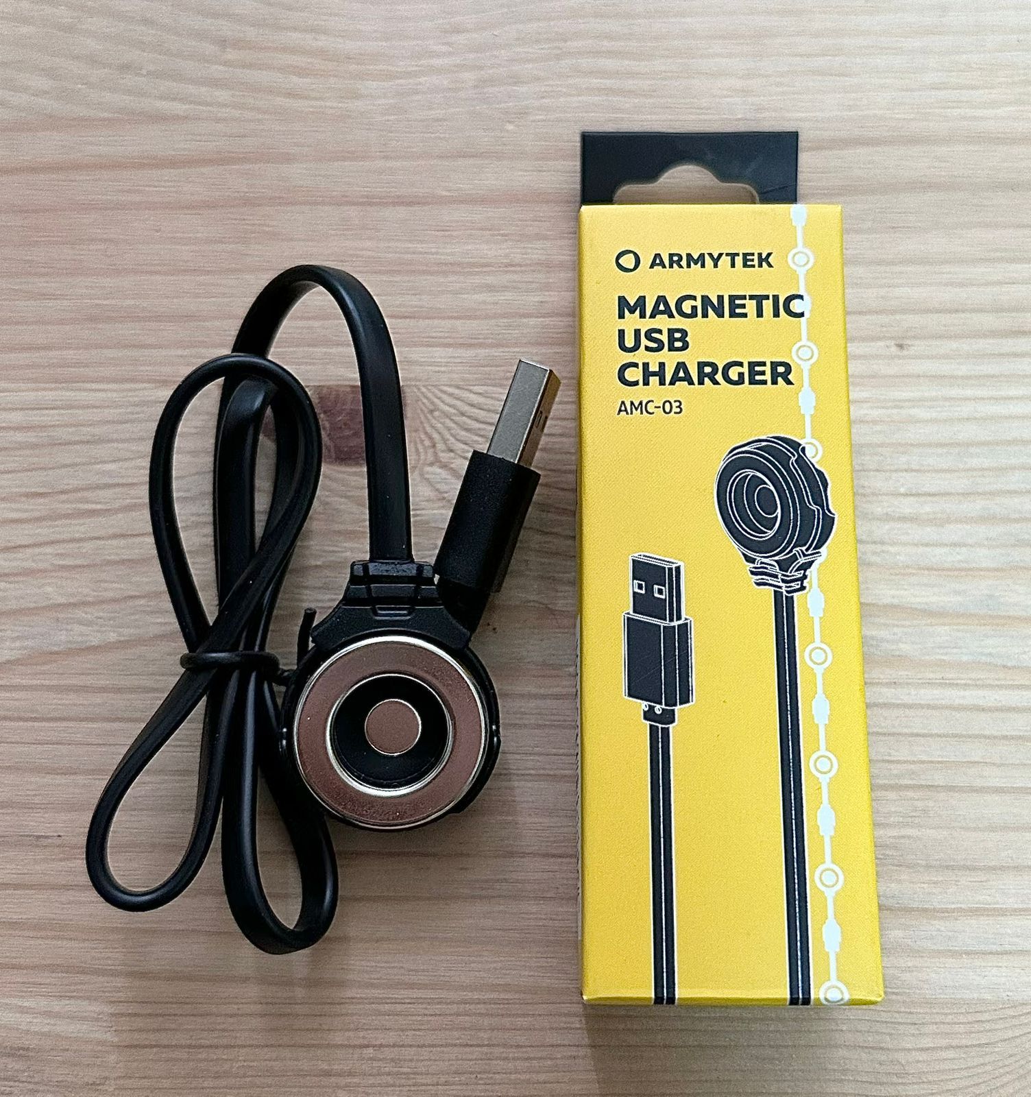 Зарядное устройство ARMYTEK MAGNETIC CHARGER AMC-03 A05003
