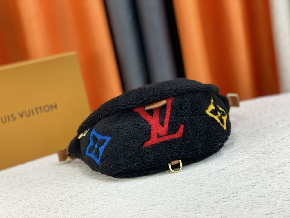 Louis Vuitton Сумка на пояс #1