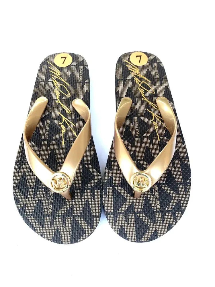 Сланцы Michael Kors Стильные шлепанцы Michael Kors для отдыха у воды #1