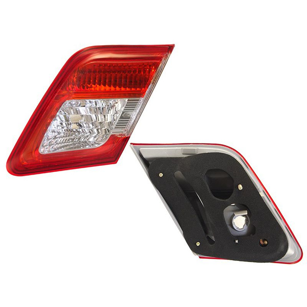 Фонарь в крышку багажника Toyota Corolla (E150) 06-10 / Corolla USA (E150) 08-10 (Справа)