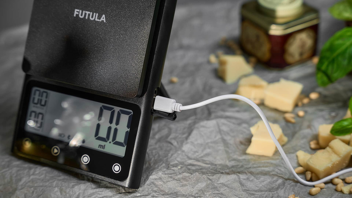 В отличие от младших моделей, Futula Kitchen Scale 3 оснащены встроенным аккумулятором на 800 mAh, который обеспечивает гаджету длительное время автономной работы
