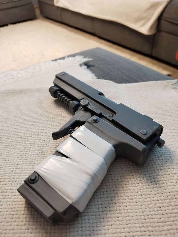 Полуавтоматический пистолет (Пэшка), классический, 20см