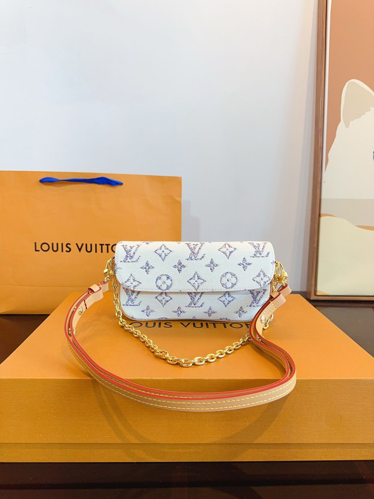 Louis Vuitton Сумка на плечо #1