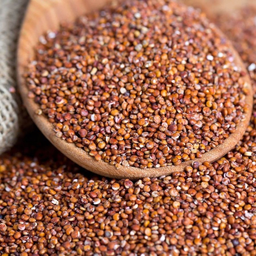 U oziga biror narsa qoydi Ogizdagi fotosuratda katta dick cums