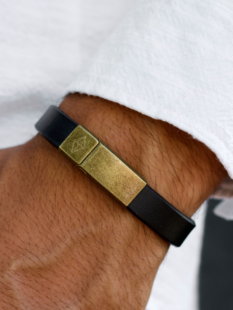 Браслет с гравировкой мужской кожаный на магнитной застежке Jewel ...