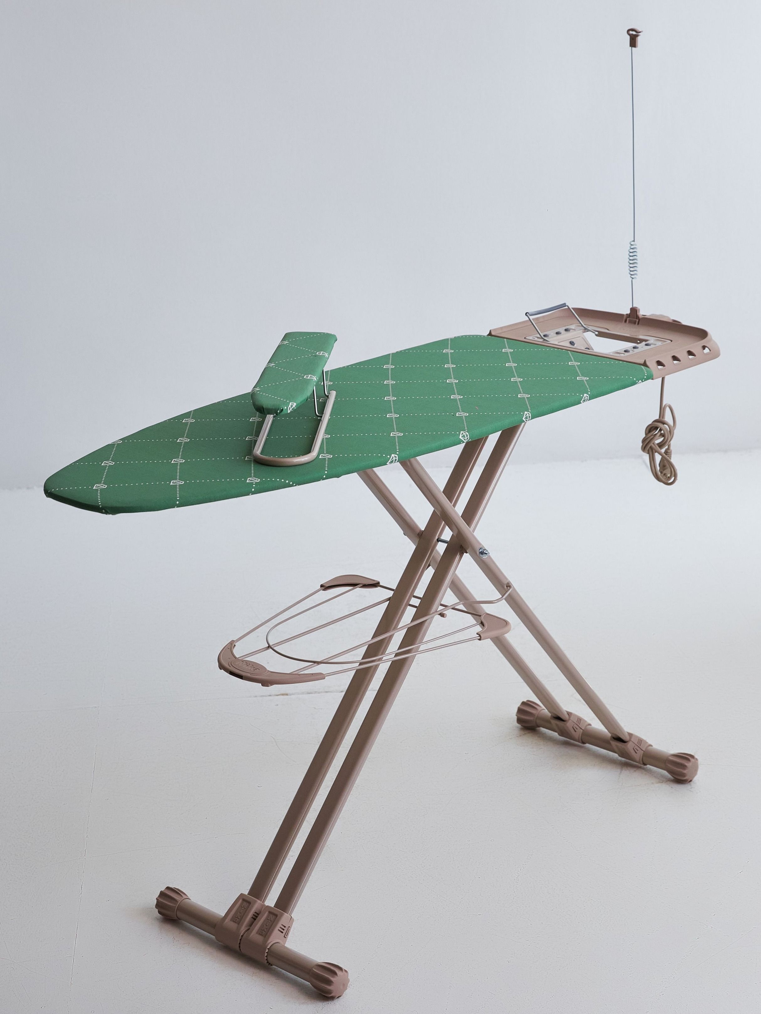 NikaГладильнаядоскаНапольная,163смх46см.