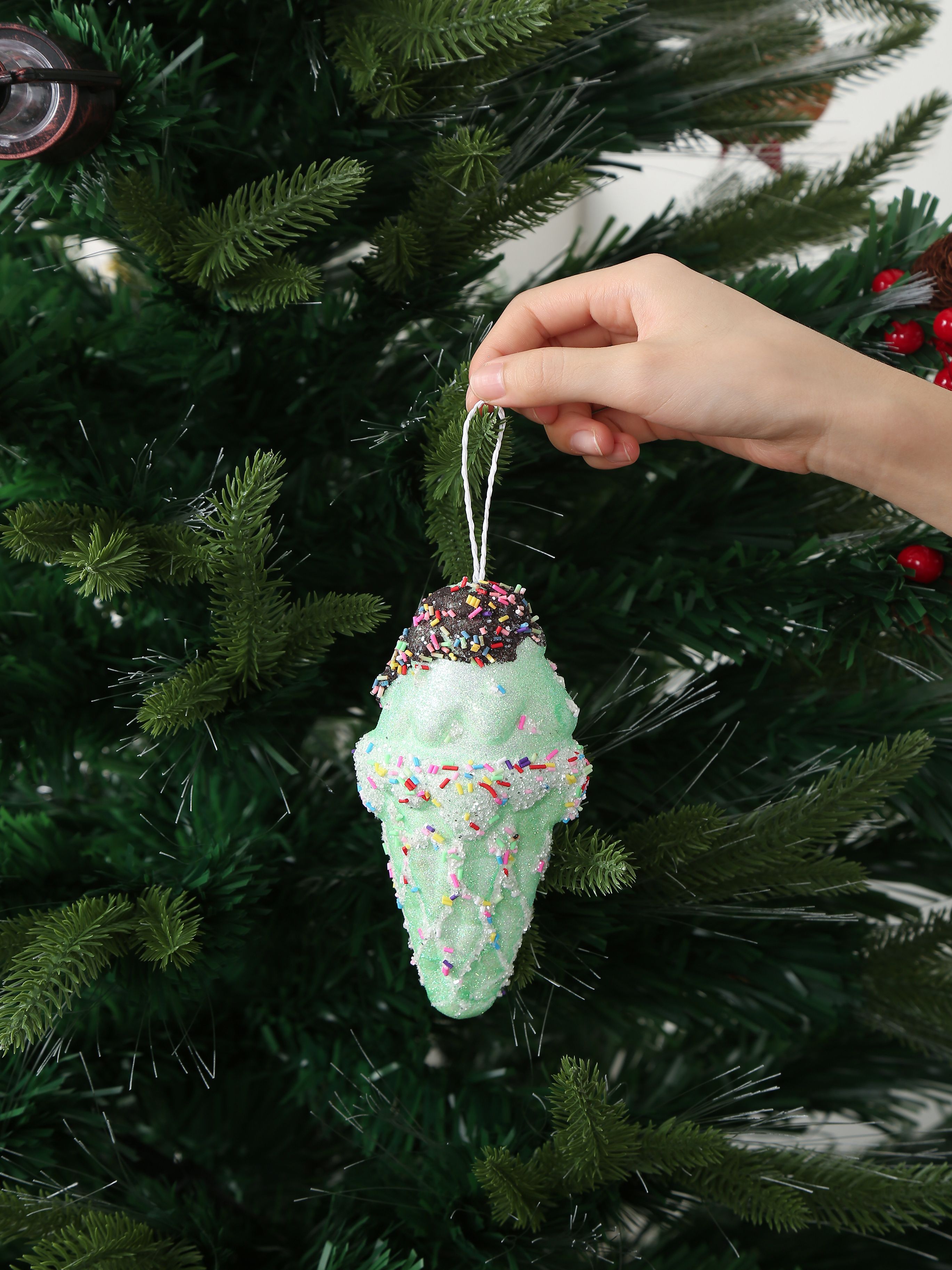 Набор новогодних игрушек Шоколадное мороженое в уп/2 штук Зелёный 19*9CM Китай