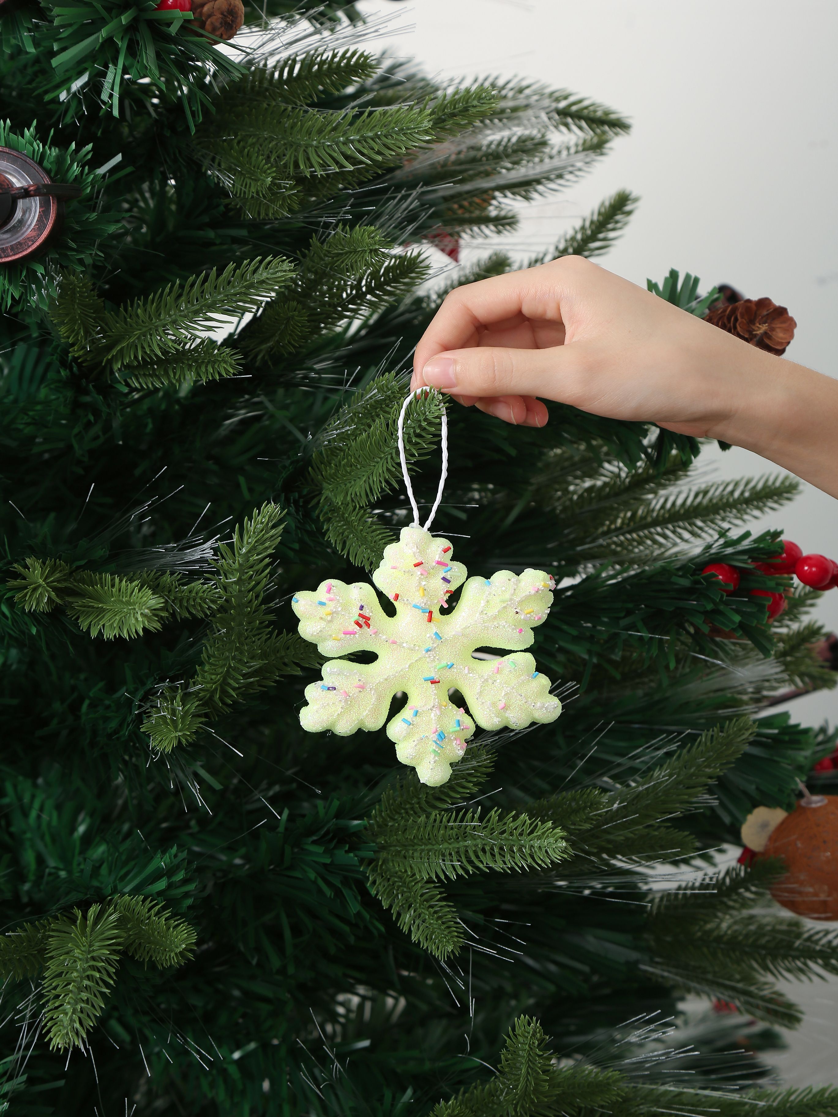 Набор новогодних игрушек Снежинки в уп/2 штук Жёлтый 10*10*2CM Китай