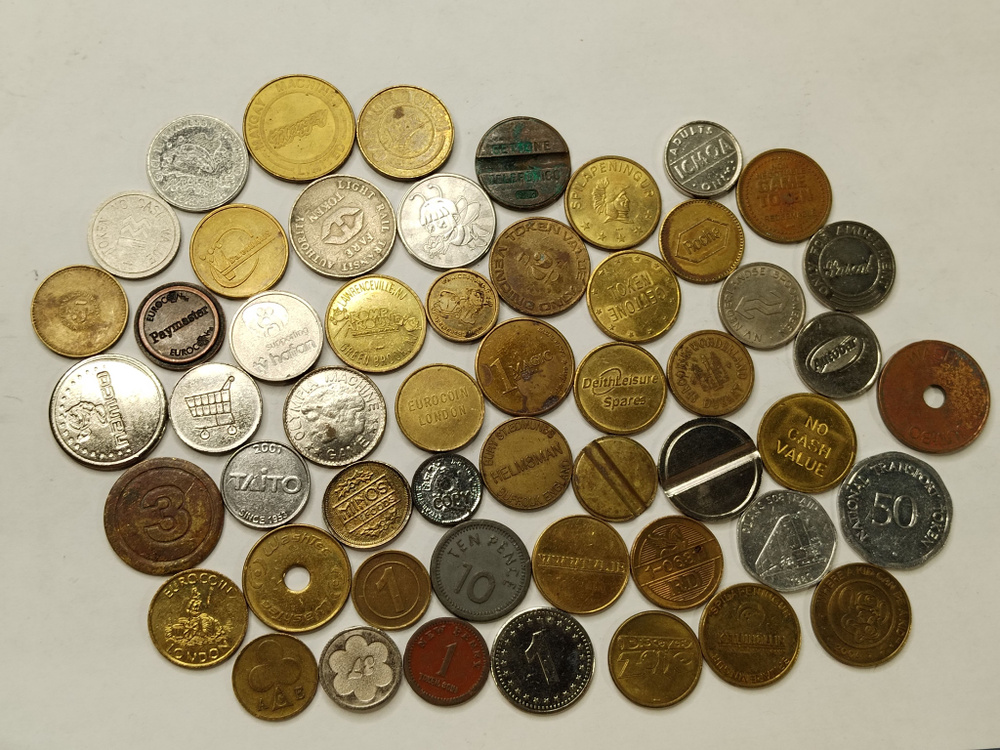 Коллекция жетонов мира. 53 штуки (Телефон, автомойки, транспорт ...