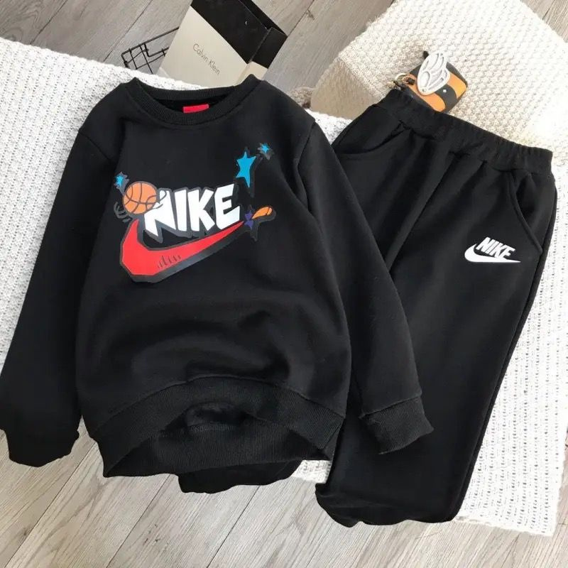 Костюм спортивный Nike #1