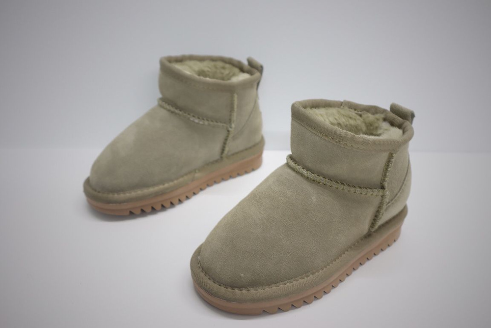 Сноубутсы UGG #1